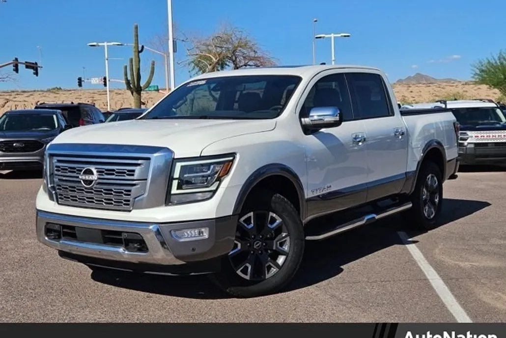2023 Nissan Titan Platinum Reserve photo 1