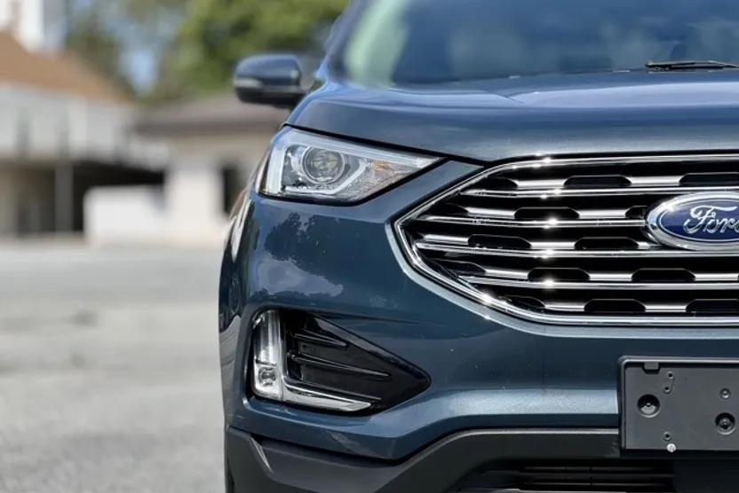 2019 Ford Edge SEL photo 1