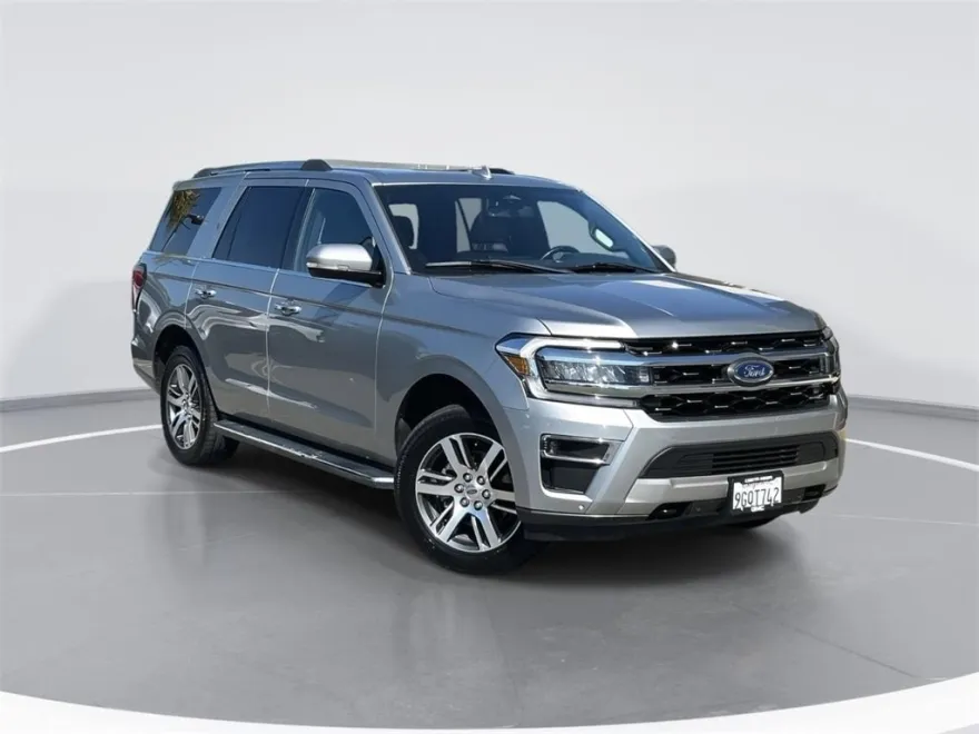 2022 Ford Expedition Limited photo 1