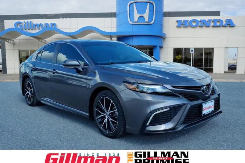 2023 Toyota Camry SE photo 1