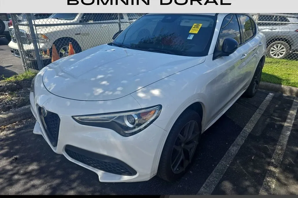 2020 Alfa Romeo Stelvio Base photo 1