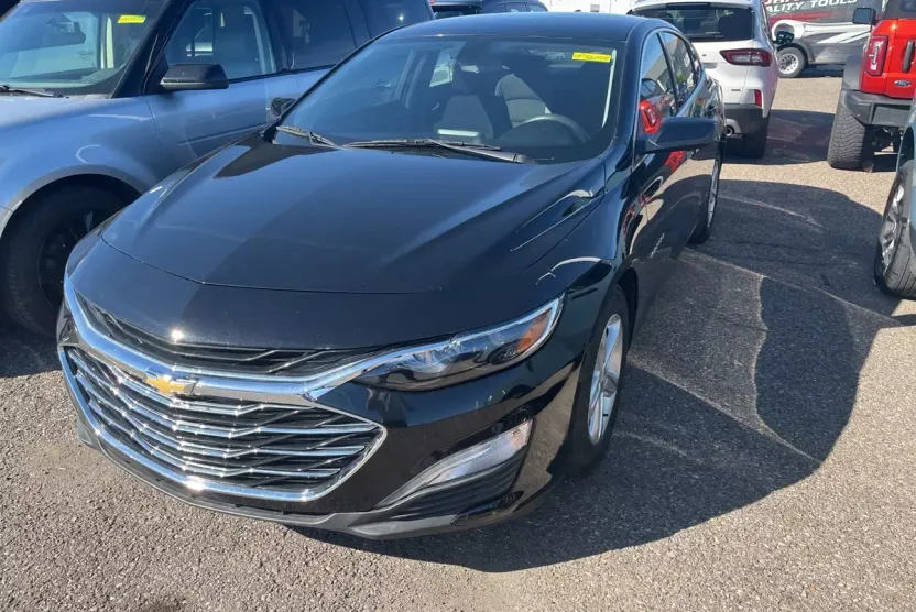 2022 Chevrolet Malibu photo 1