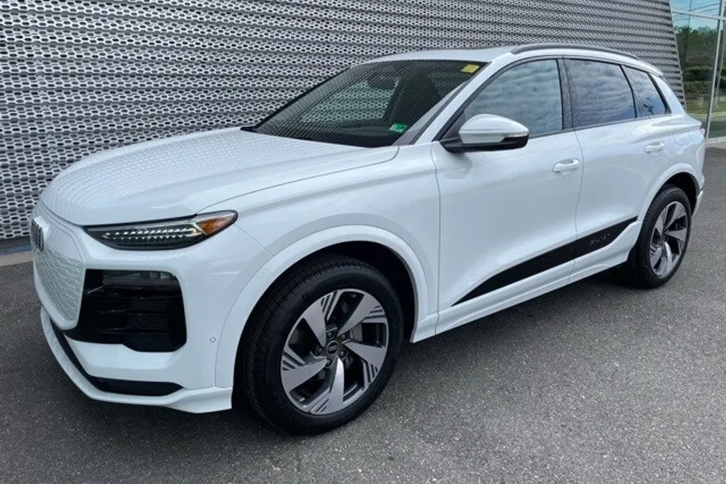 2025 Audi Q6 E-tron Premium Plus photo 1