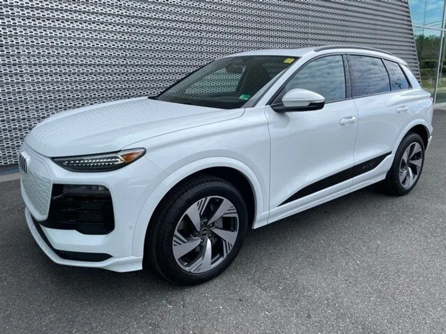 2025 Audi Q6 E-tron Premium Plus photo 1