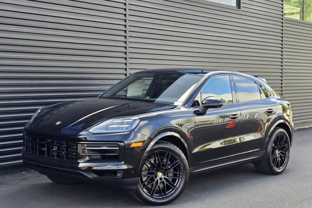 2026 Porsche Cayenne Coupe photo 1