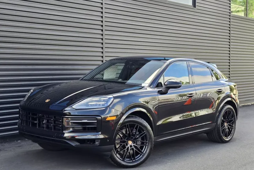 2026 Porsche Cayenne Coupe photo 1