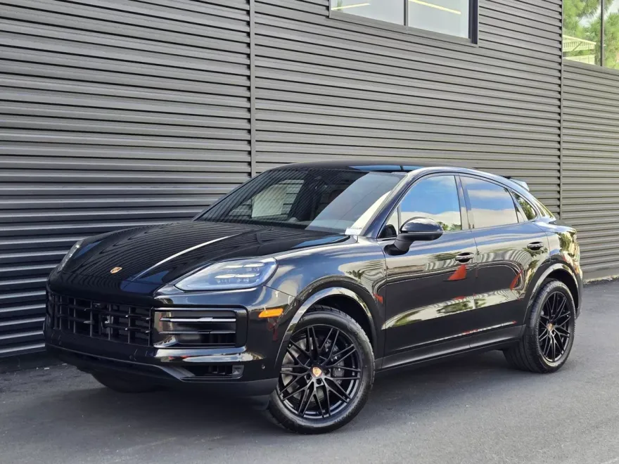 2026 Porsche Cayenne Coupe photo 1