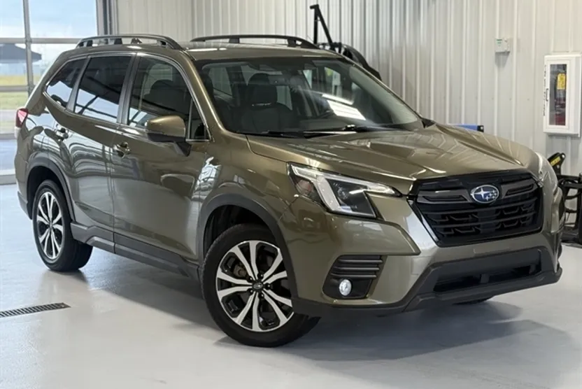 2023 Subaru Forester Limited Base photo 1