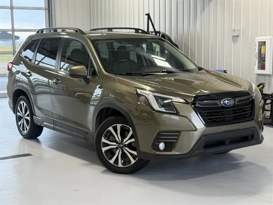 2023 Subaru Forester Limited Base photo 1