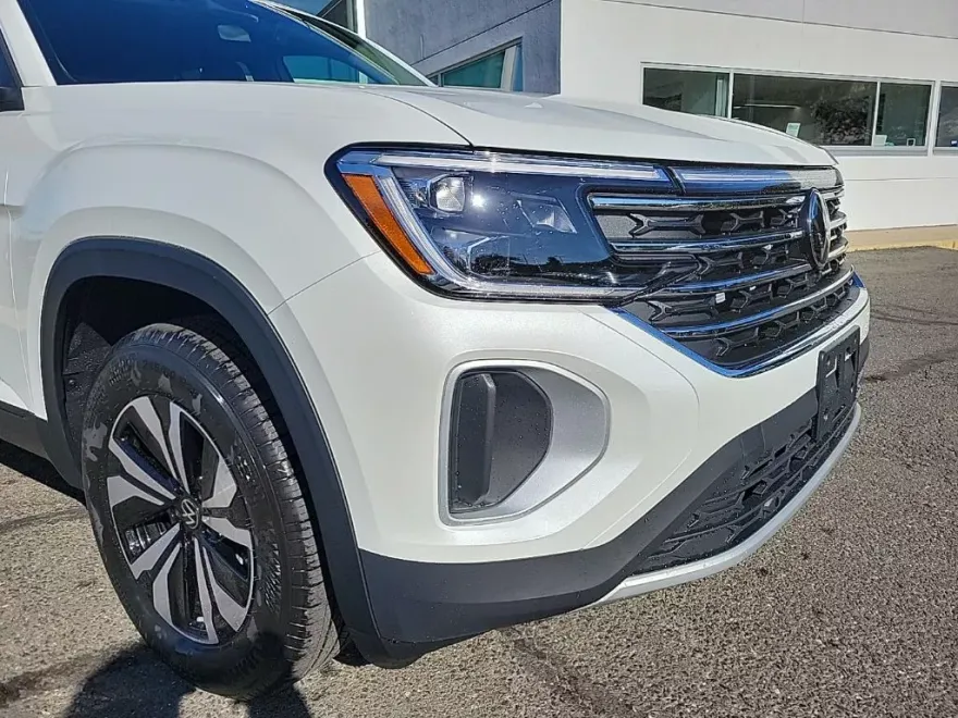 2026 Volkswagen Atlas SE photo 1