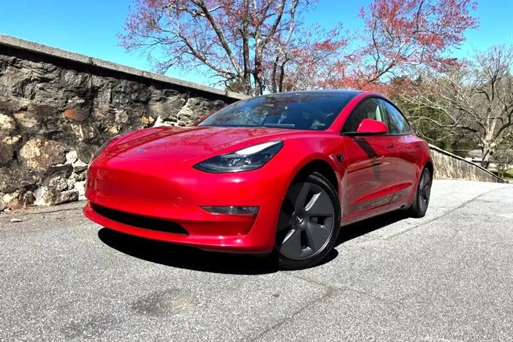 2022 Tesla Model 3 Long Range photo 1