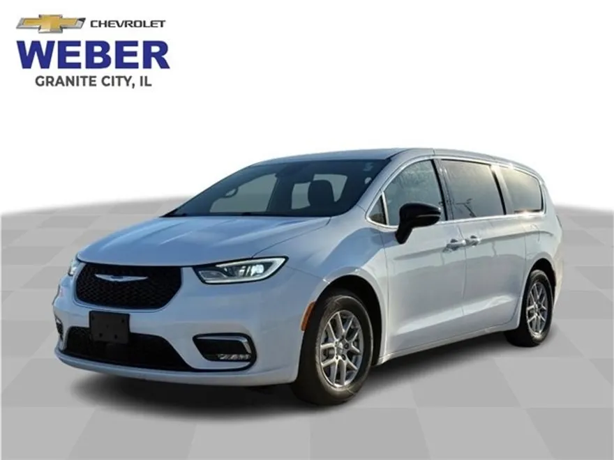 2024 Chrysler Pacifica Touring photo 1