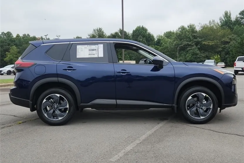 2026 Nissan Rogue SV photo 1