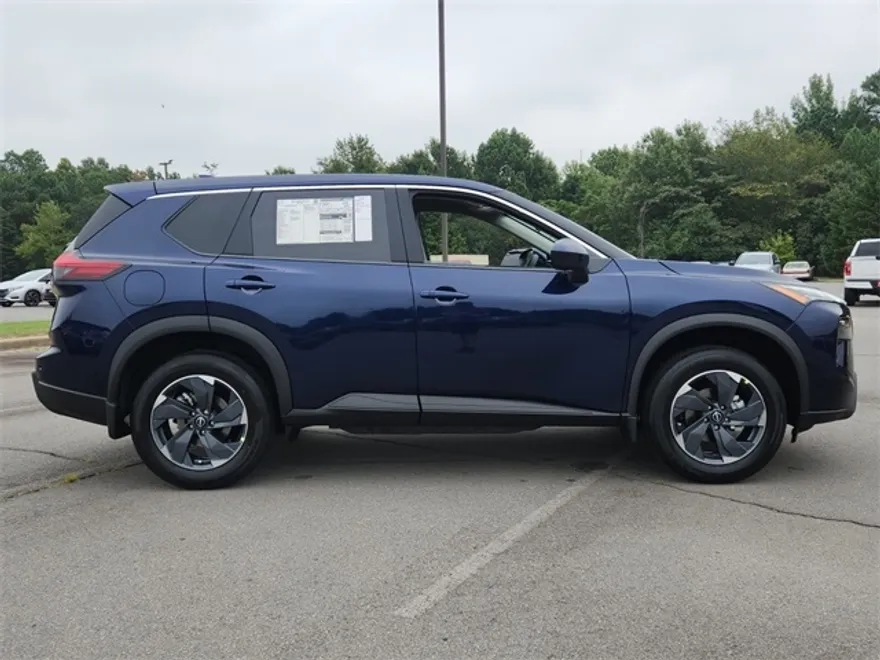 2026 Nissan Rogue SV photo 1