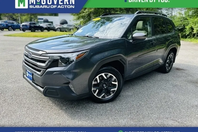 2025 Subaru Forester Premium Base photo 1