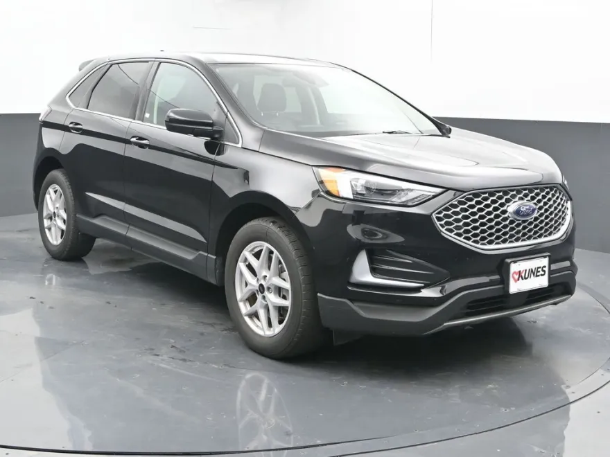 2024 Ford Edge SEL photo 1