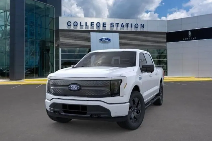 2025 Ford F-150 Lightning photo 1
