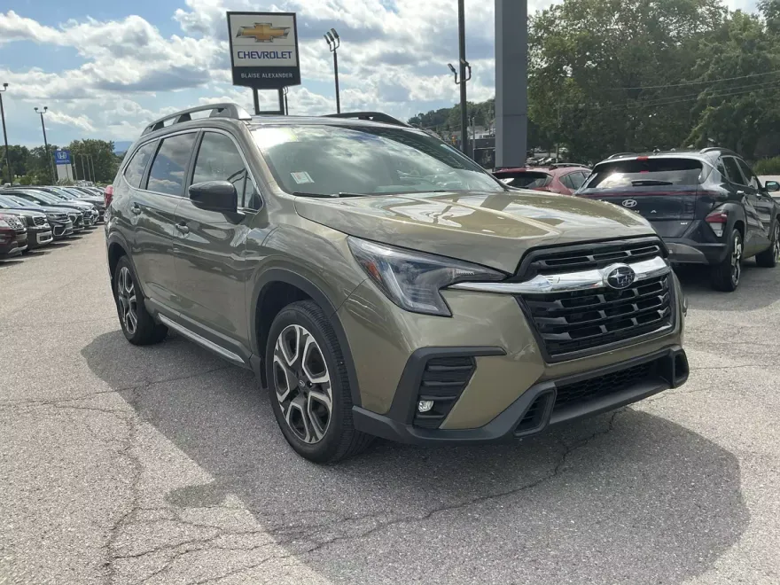 2024 Subaru Ascent Limited photo 1