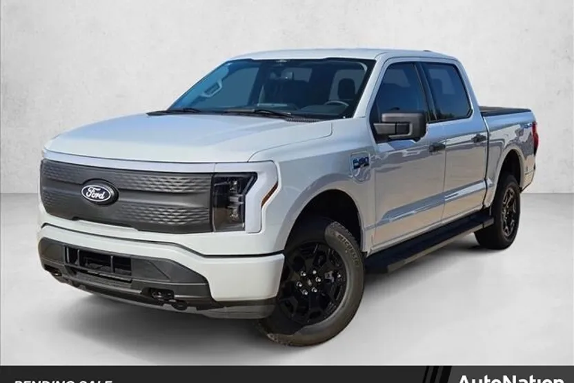 2025 Ford F-150 Lightning XLT photo 1