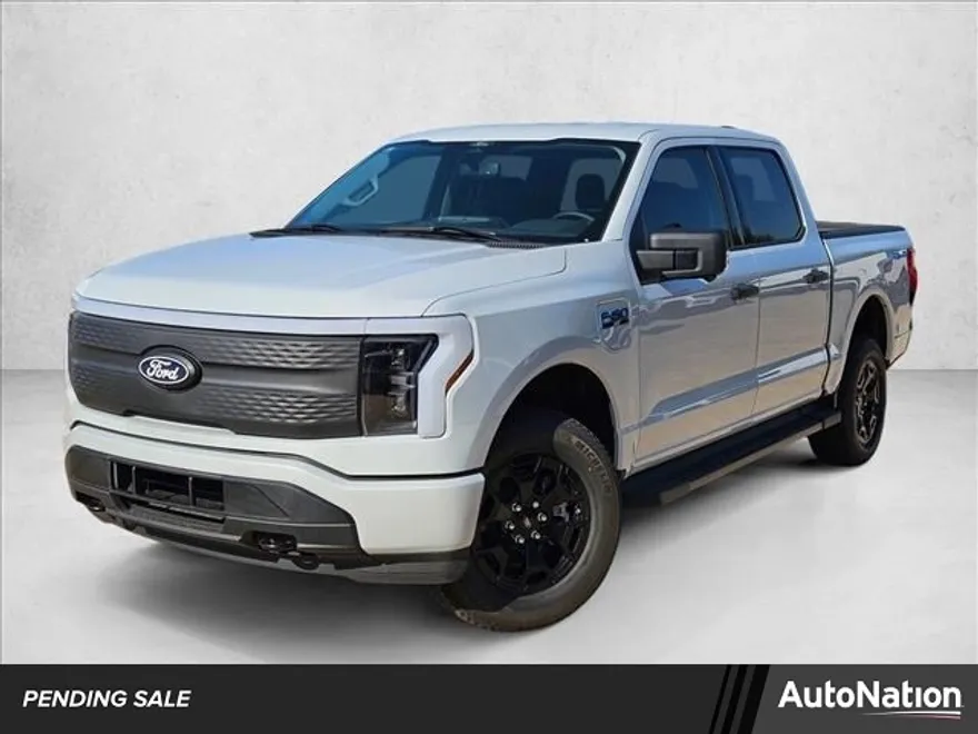 2025 Ford F-150 Lightning XLT photo 1