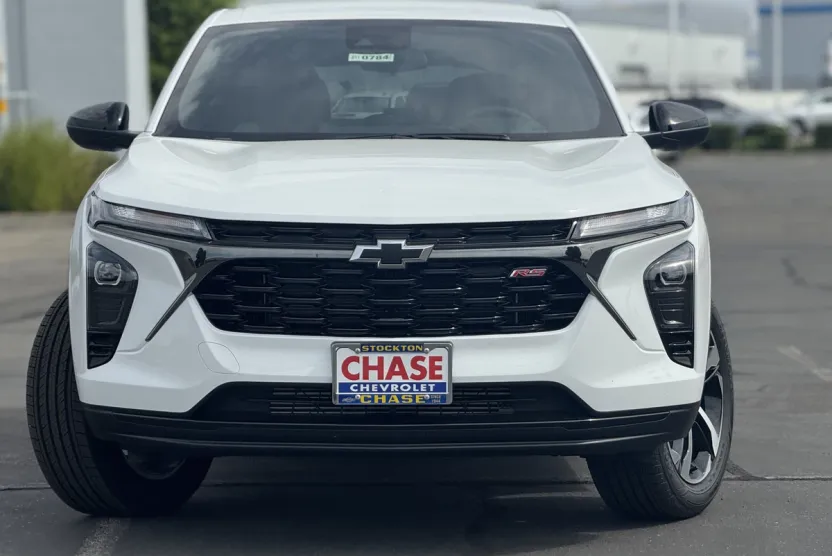2025 Chevrolet Trax photo 1