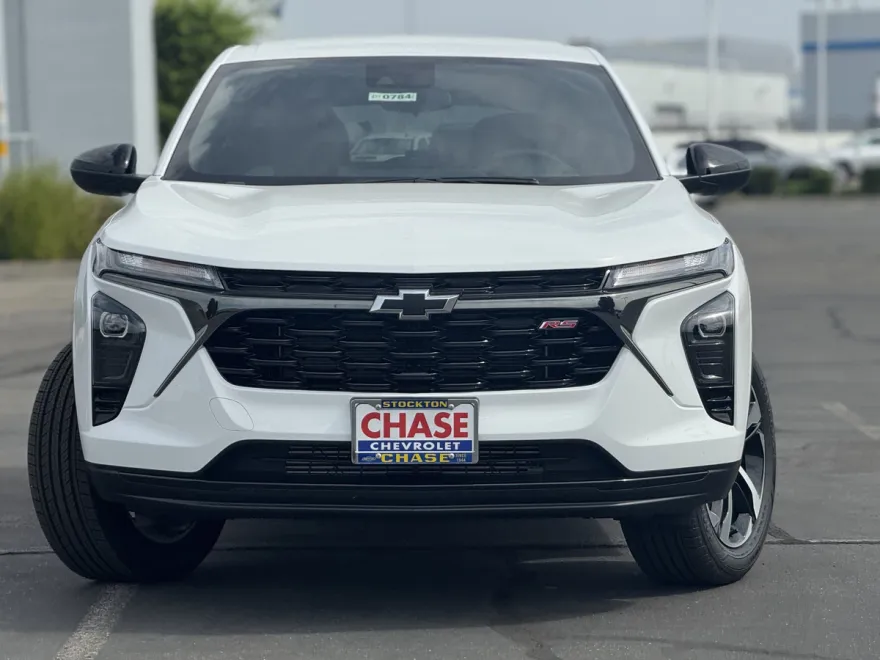 2025 Chevrolet Trax photo 1