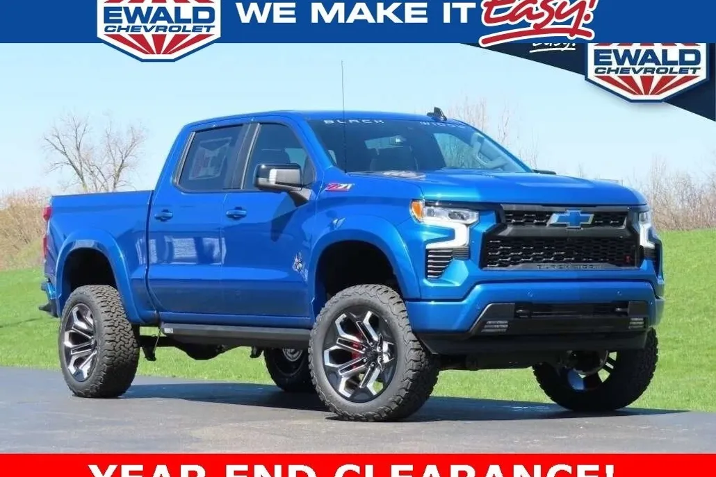 2024 Chevrolet Silverado 1500 RST photo 1