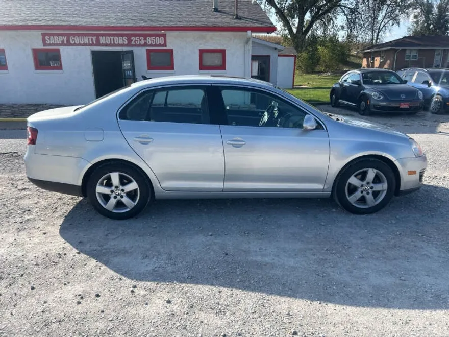 2009 Volkswagen Jetta SEL photo 1