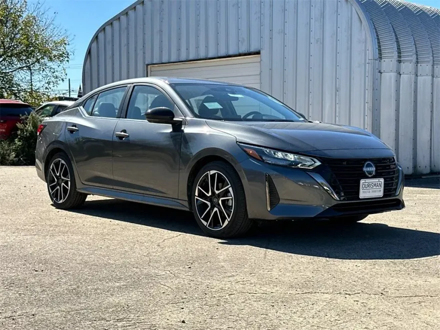 2025 Nissan Sentra SR photo 1