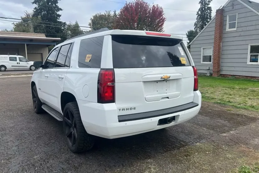 2019 Chevrolet Tahoe LT photo 1