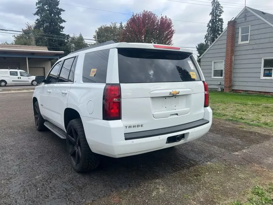 2019 Chevrolet Tahoe LT photo 1