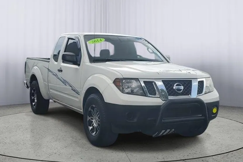 2014 Nissan Frontier King Cab S photo 1