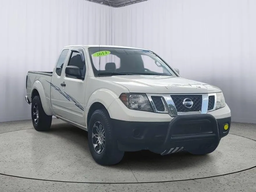 2014 Nissan Frontier King Cab S photo 1