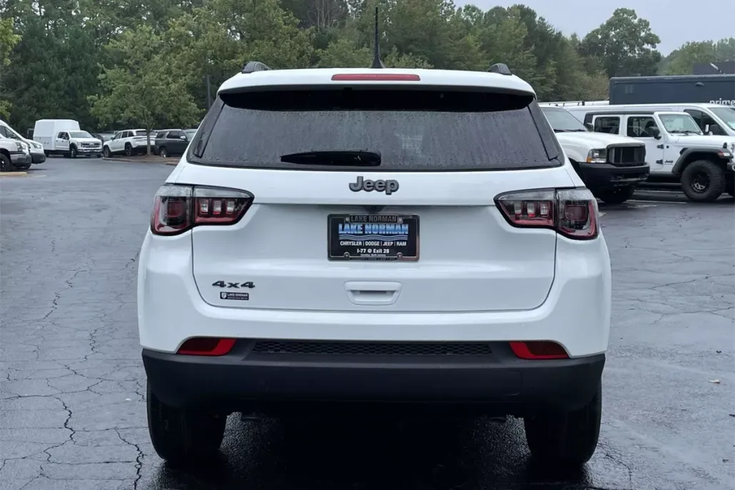 2026 Jeep Compass Latitude photo 1