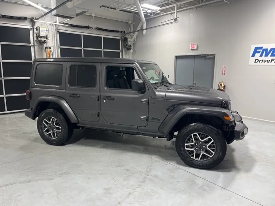 2025 Jeep Wrangler Sahara photo 1
