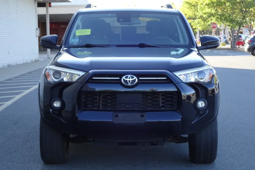 2021 Toyota 4Runner SR5 4WD photo 1