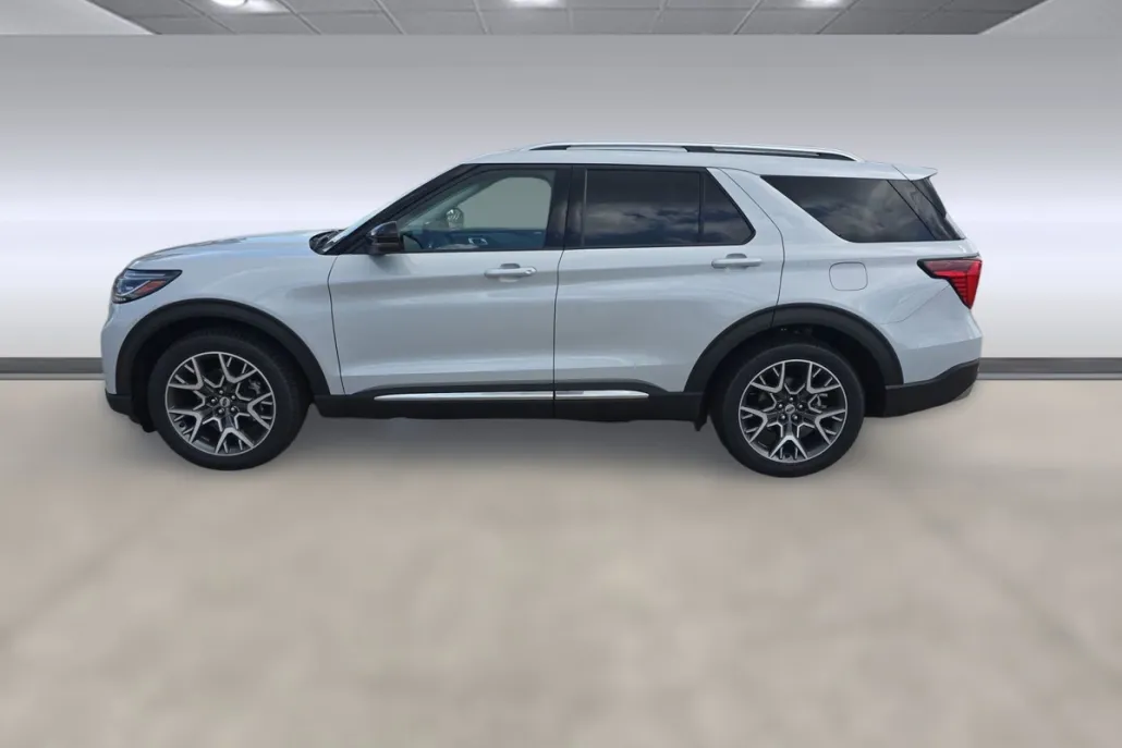 2025 Ford Explorer Platinum photo 1