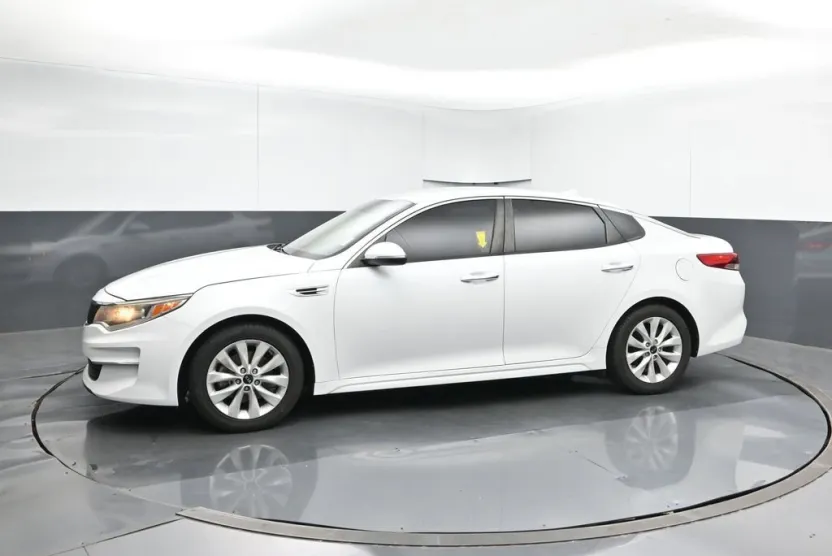2017 Kia Optima 1.6T LX photo 1