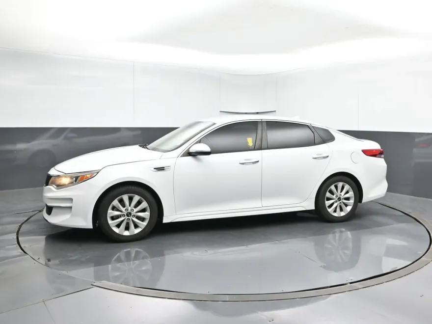 2017 Kia Optima 1.6T LX photo 1