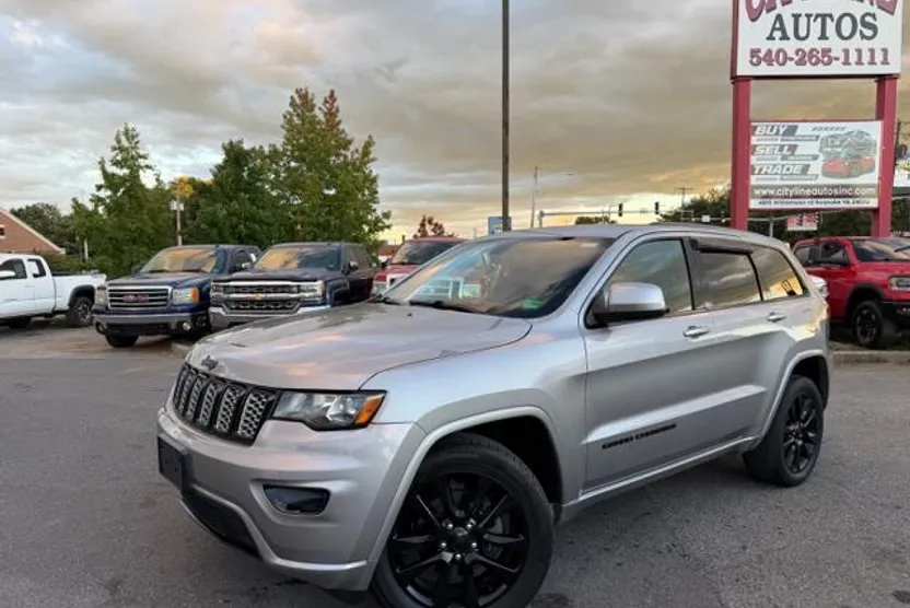 2017 Jeep Grand Cherokee Altitude Sport photo 1
