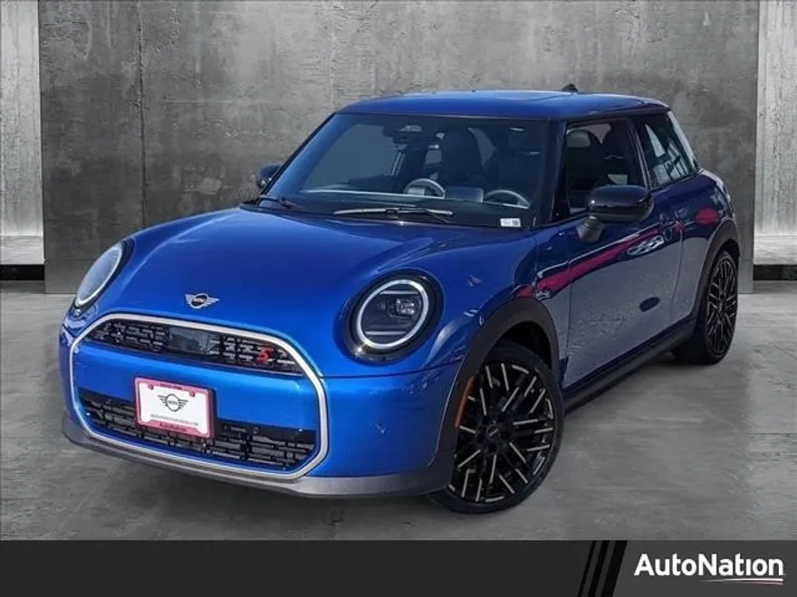2025 Mini Cooper 2 Door Signature photo 1