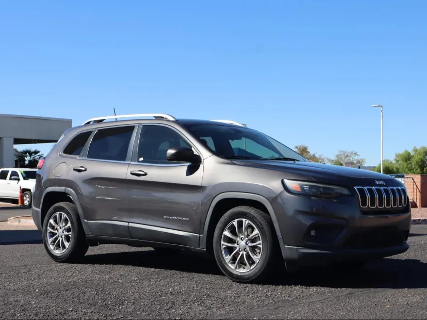2019 Jeep Cherokee Latitude photo 1