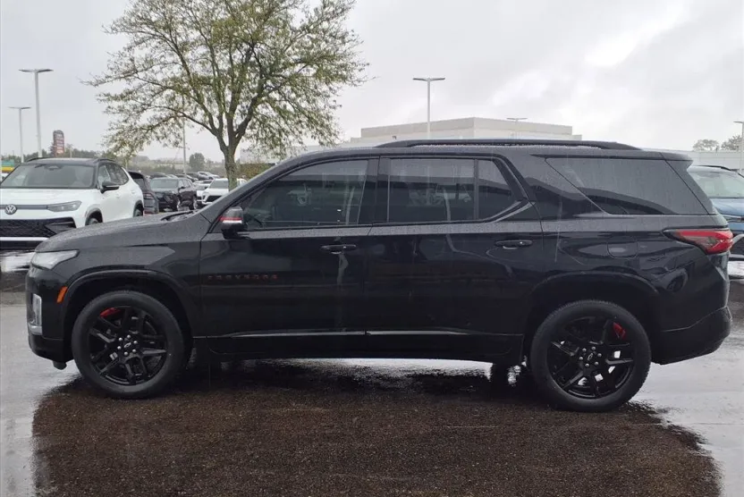 2023 Chevrolet Traverse Premier photo 1
