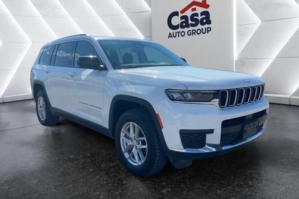 2023 Jeep Grand Cherokee Laredo photo 1