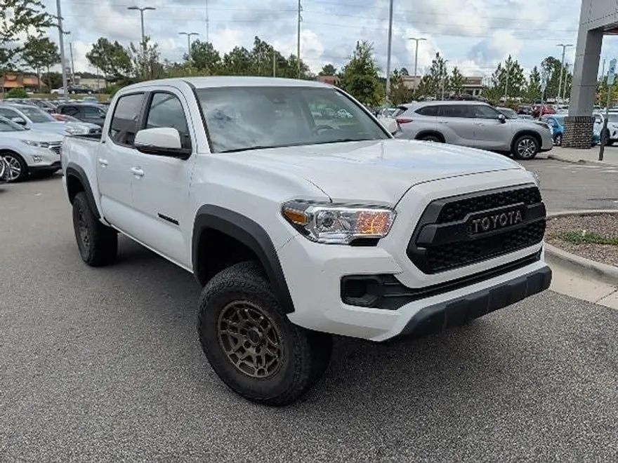 2023 Toyota Tacoma SR5 V6 photo 1