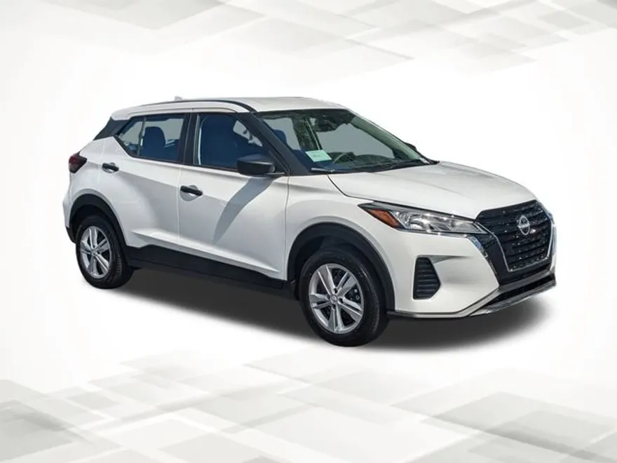 2025 Nissan Kicks Play S photo 1