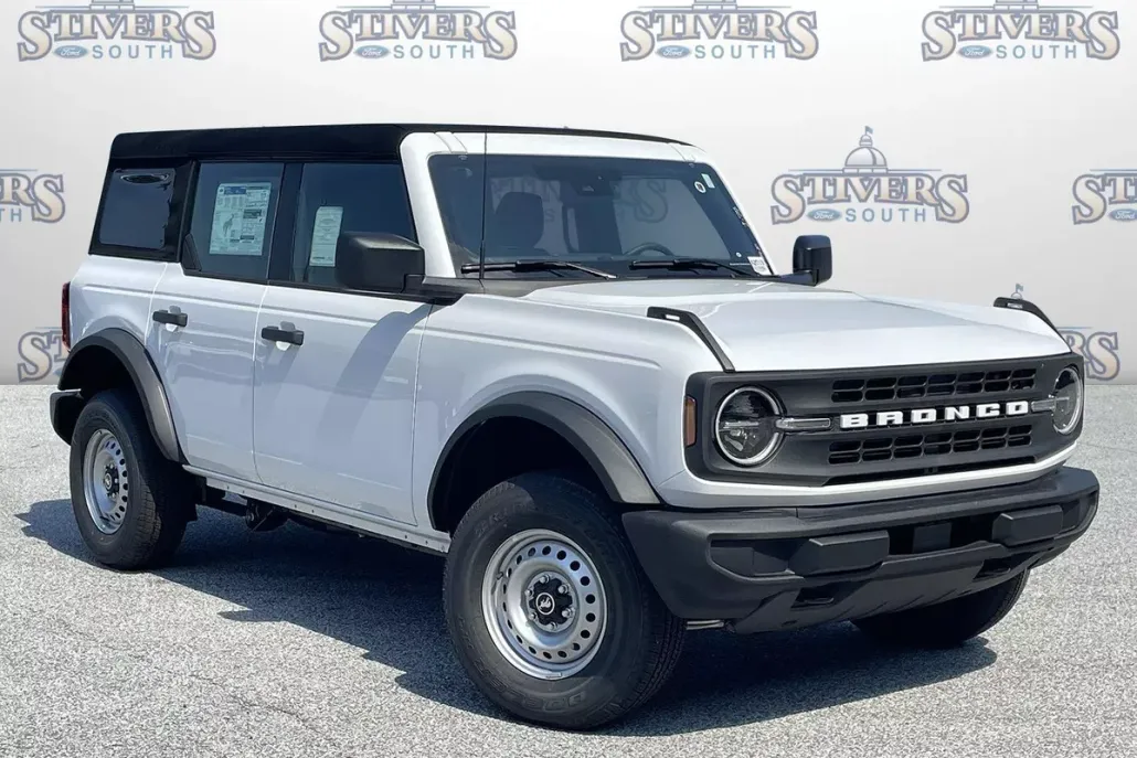 2025 Ford Bronco Base photo 1