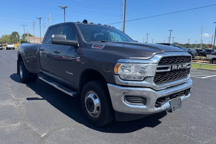 2022 Ram 3500 Tradesman photo 1