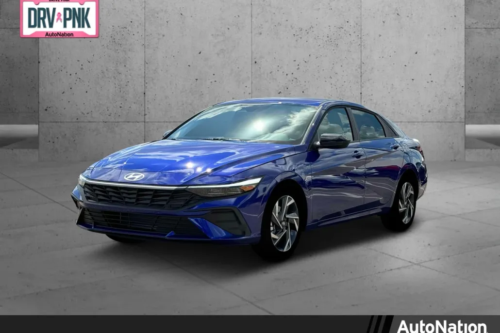 2025 Hyundai Elantra SEL Sport photo 1