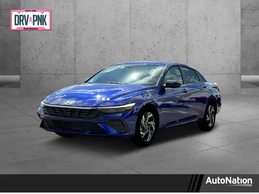 2025 Hyundai Elantra SEL Sport photo 1